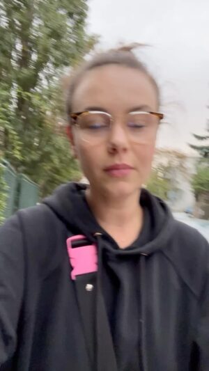 Dominika Kavaschová Instagram - Bola som na ocnom vysetreni u @veselyok . Bolo velmi dobre. Popravde…nevidim najlepsie…ale ani najhorsie a bala som sa ako to dopadne. Bolo to velmi mile zabavne napinave profesionalne a ja som stastna ze som bola a ze som bola prave tam. Odporucam vam vsetkym ktori si nie ste isti ci mate zdrave oci alebo sa chcete napiklad bezpecne a bezbolestne zbavit okuliarov a sosoviek pretoze tato ocna klinika je znama aj laserovymi operaciami a tym ze maju velmi spokojnu klientelu.❤️ moj problem je jasny. Suche oko. Okrem masticiek a kvapiek ponukaju aj sedenia ktore pomahaju pri tomto probleme to vam zdokumentujem akonahlne na ne zacnem chodit . Tesim sa. @veselyok ste naj❤️