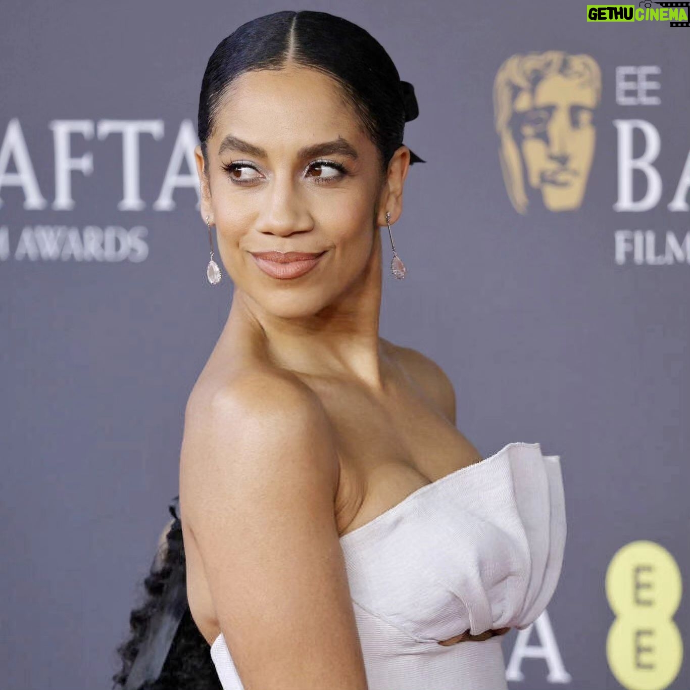 Dominique Tipper - 1.8K Likes - BAFTAS ššāā¬ļøš āļøšš¤
.
.
.
A dreamy day with a dreamy date @sopedirisu
.
.
.
Glam team:
@heidinorthmakeup
@luciajosephine_
.
.
Dress: @frontrowlondon