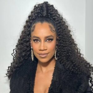 Dominique Tipper Instagram - @dunhill x Bafta
@bsbpartnerships

Always a pleasure 🖤 🥂

Face: @heidinorthmakeup
Hair: @luciajosephine_ 
Outfit: my own design