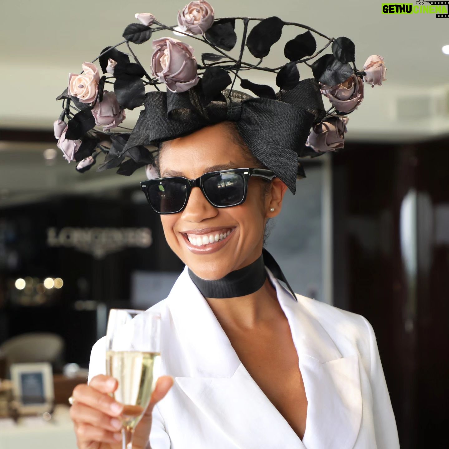 Dominique Tipper - 1.7K Likes - My first Ascot was an absolute movieeee.
I won on all 5 races I bet on š³
Thank you to @longines for having us and draping my wrist in one of your beautiful timepieces āļø
Thank you to @racheltrevormorgan for my stunning headpiece š
Suit is @tedbaker
Style and luck is my own š
Thank you @sulescorner š¤