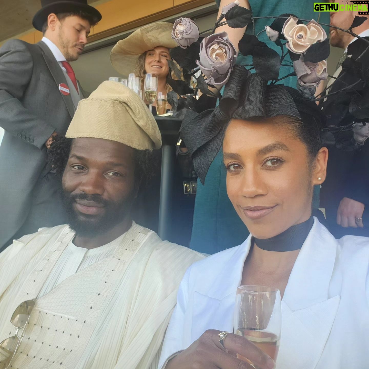 Dominique Tipper - 1.7K Likes - My first Ascot was an absolute movieeee.
I won on all 5 races I bet on š³
Thank you to @longines for having us and draping my wrist in one of your beautiful timepieces āļø
Thank you to @racheltrevormorgan for my stunning headpiece š
Suit is @tedbaker
Style and luck is my own š
Thank you @sulescorner š¤