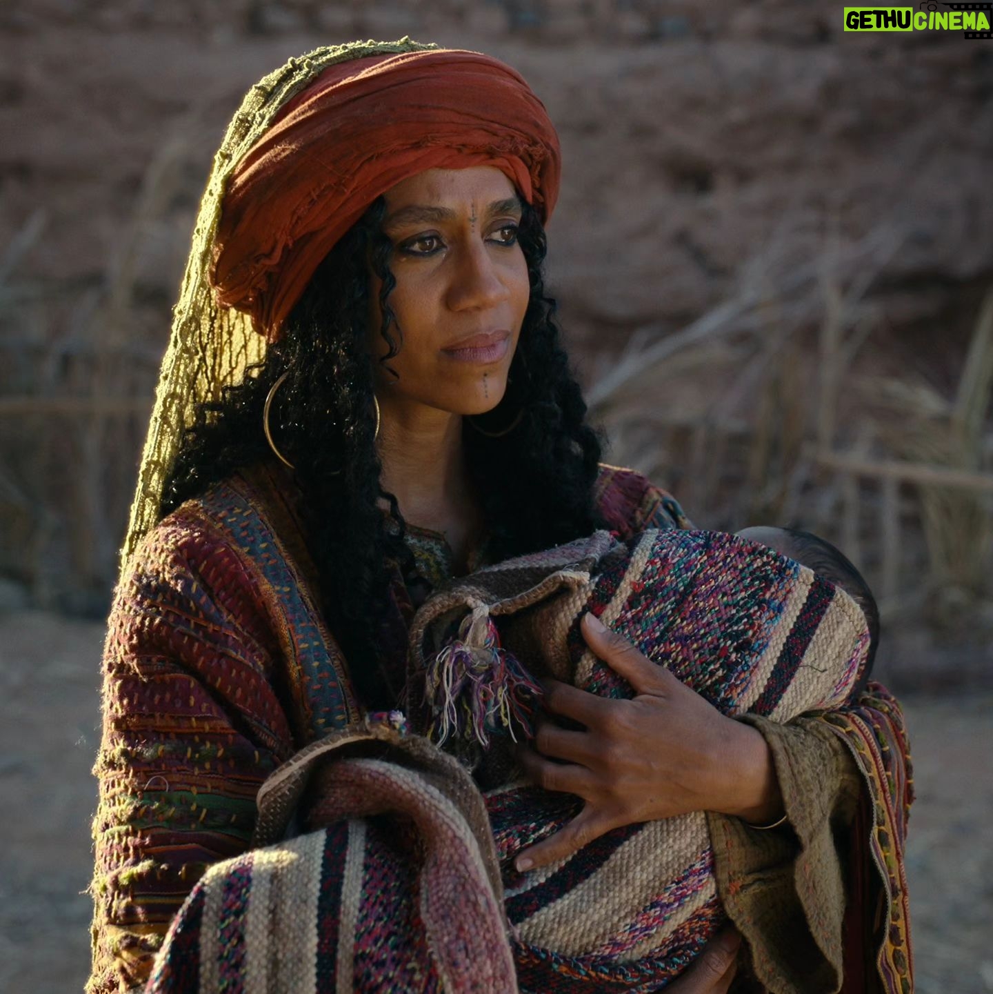 Dominique Tipper - 2.9K Likes - Next up, Biblical tings āØļø
What a wonder to play Zipporah
Testament - The Story of Moses. March 27th on @netflix
š¤