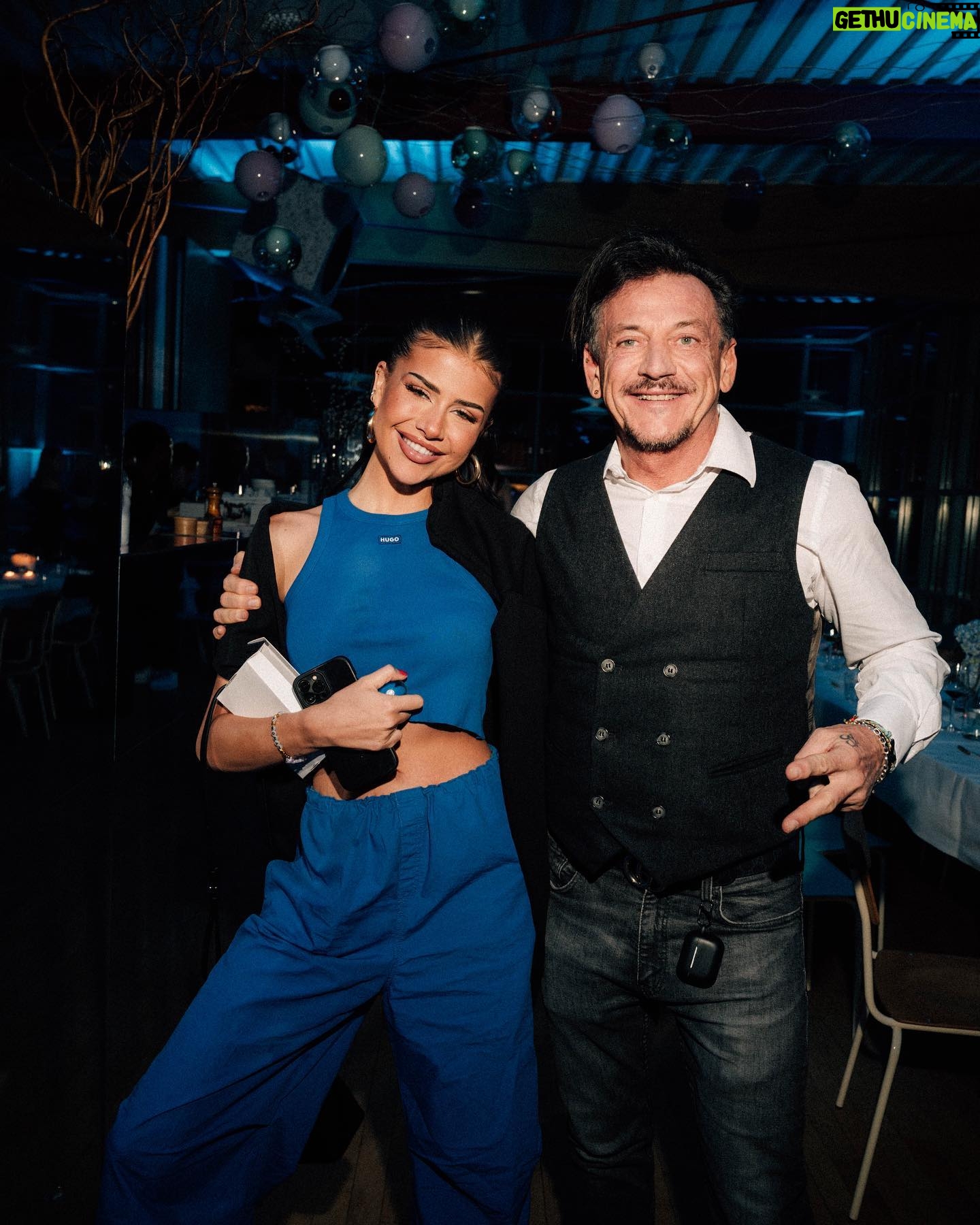 Dominique Alagia Instagram - HUGO BLUE DINNER 💙 @hugo_official @boulgates #HugoYourWay