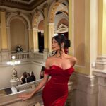 Dominique Alagia Instagram – prom night ✨✨
šaty jsou samozřejmě od mých milovaných @poner_official 🤍 děkuji, že mě vždy zachráníte a mohu se cítit jak princezna!