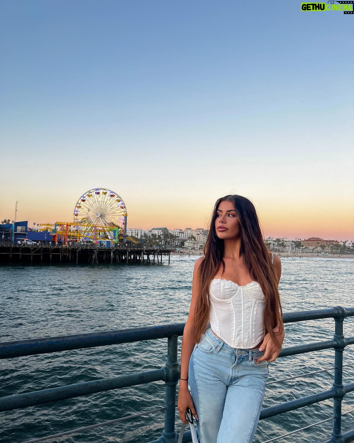Dominique Alagia - 63.8K Likes - pretty view
📍venice beach