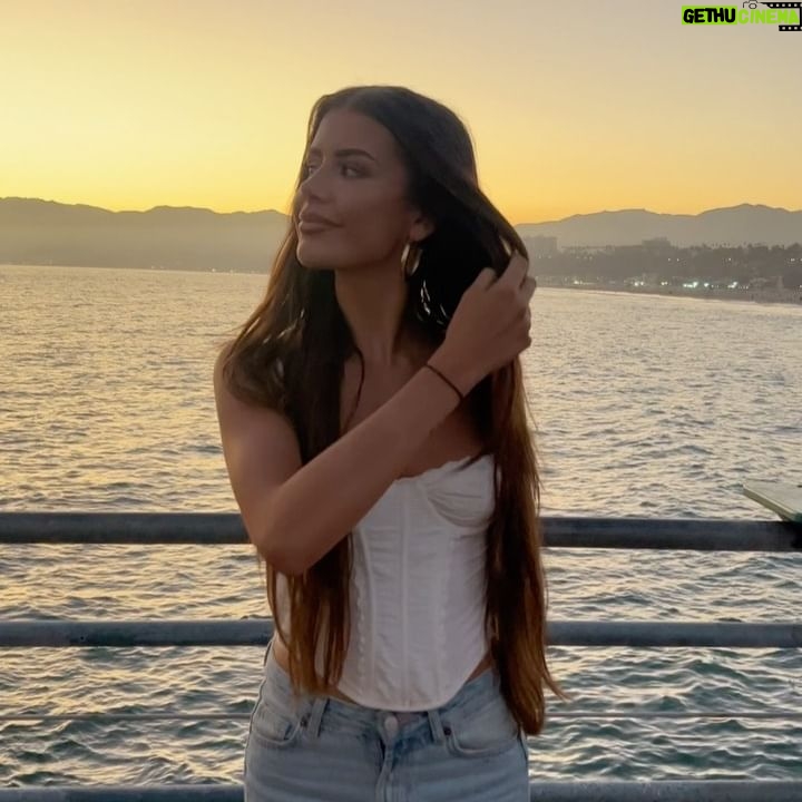 Dominique Alagia - 63.8K Likes - pretty view
📍venice beach