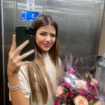 Dominique Alagia Instagram – baby its my bdayyyyyyy 💐🥹✨
my dad raised the standards to another level today, so grateful and happy to spend this special day with the people i love. děkuji všem za krásná přání, jste užasní. ❤️‍🩹 jsem vděčná, že mohu trávit narozeniny v klidu, zdravá a s lidmi, které miluji. bez vás bych zde nebyla, i love you all 
#bday #birthday