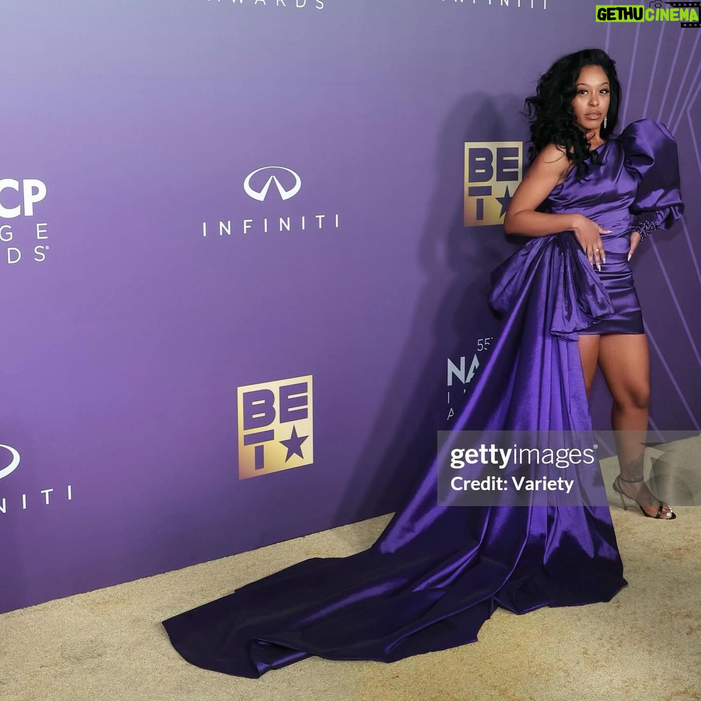 Dominique Perry Instagram - I'm in awe. I realized my life lately hasn't been a dream, I'm fully awake. God has his covering over me throughout my journey. "DIARRA FROM DETROIT," MARCH 21st, BET plus! Dress: @albinadyla Shoe: @tomford Hair: @hairbylex