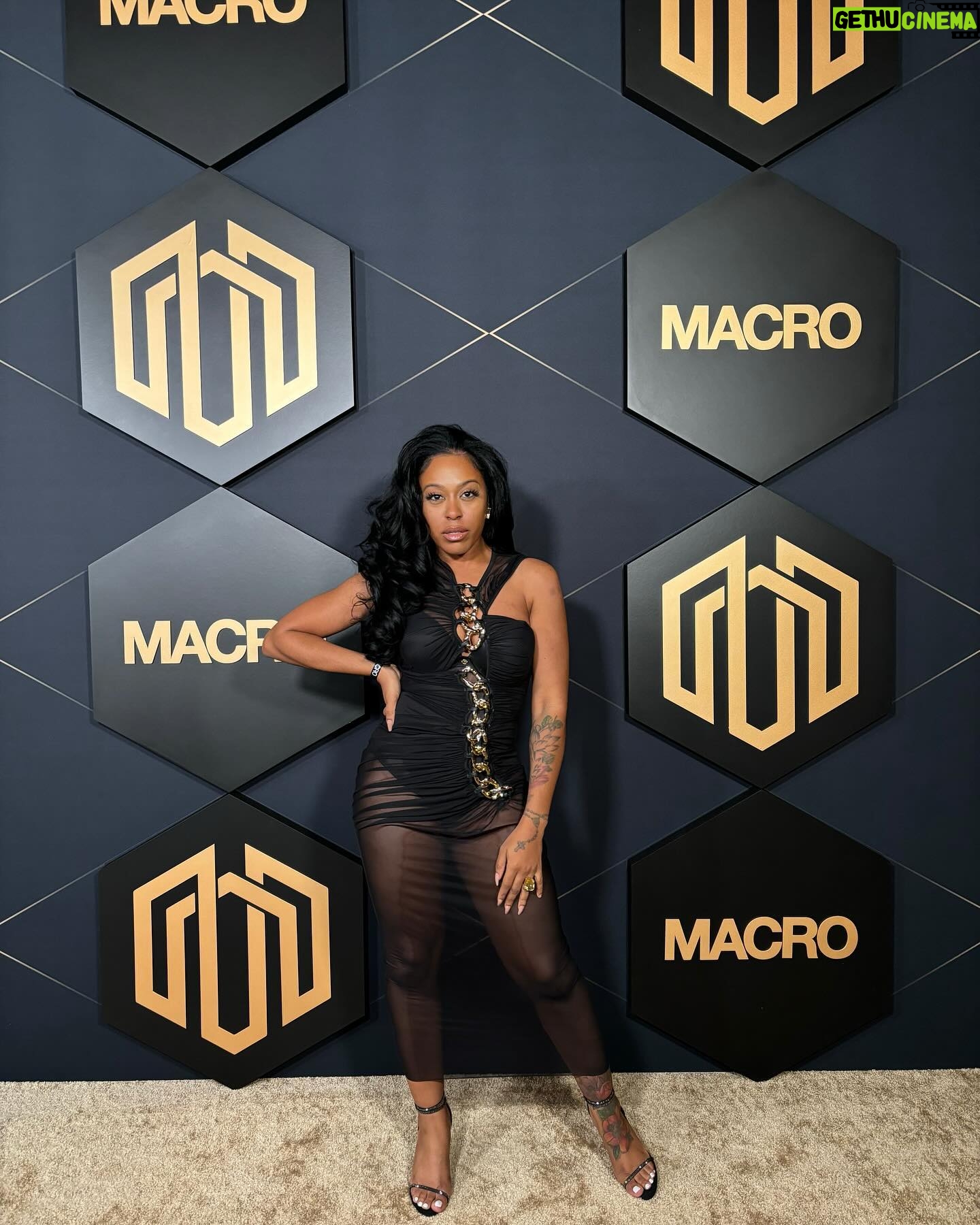 Dominique Perry Instagram - NO party like a Macro party! Felt like I was in college all over again. Such a great energy in the room.! God is good. Thank you @raras_take !