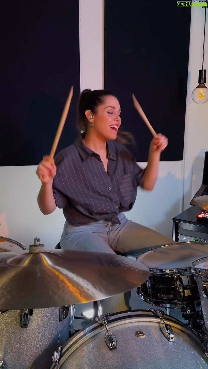 Domino Santantonio - 71.6K Likes - Had this song in my head for days 😅 You belong with meeeeeee 💘
@taylorswift #youbelongwithme #taylorsversion #drums #drumcover #drummer #ludwig #paiste #beyerdynamic #uepro #vicfirth #audimute #swifties #throwback #2000s #drumming #pop #popsong