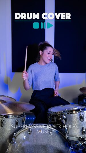 Domino Santantonio Instagram - Domino completely nails the drum beat on Muse’s song Supermassive Black Hole. Let her know what you think in the comments!

#muse #museband #supermassiveblackhole #drumcover #drumming #drummer #dominodrummer #dominosantantonio #thomannsdrumbash #thomann
