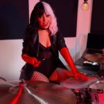 Domino Santantonio Instagram - Cruella Devil playing Barracudaaa 😈🥁❤️‍🔥 Happy Halloween!!!! 🖤🔥 #barracuda #heart #halloween #cruella #cruelladevil #halloweencostume #drums #drummer #drumcover #happyhalloween #ludwig #paiste #beyerdynamic #vicfirth #remo #ultimateears #uepro #audimute #mtl