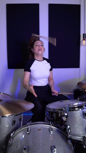 Domino Santantonio Instagram - It’s just one of those days 👊🏼 #limpbizkit #breakstuff 

#drums #drummer #drumcover #ludwig #paiste #remo #vicfirth #beyerdynamic #ue11pro #meinlpercussion #audimute #2000s #throwback