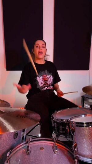 Domino Santantonio Instagram - This drum intro 🔥🤘🏼❤️‍🔥 @queensofthestoneage 

#queensofthestoneage #songforthedead #alternative #rock #drums #drummer #ludwig #paiste #vicfirth #drumintro #ultimateears #ue11pro #beyerdynamic #remo #drumcover #qotsa #fridaymood