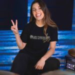 Domino Santantonio Instagram - SOOO excited to announce my first-ever merch collaboration with Drumeo!!! 🤩🥁👏🏼 These are limited edition 30-Day Drummer items celebrating the students (and funny moments 😂) from the last year of drum lessons! I hope you’ll find the perfect gift for yourself OR a drummer you know 😉 (Plus, they’re a great conversation starter if somebody asks if you play drums 😍) Visit drumeo.com/30-day-merch/ to see the full line (link in my bio) 🔗🔥