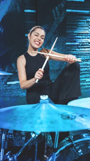 Domino Santantonio Instagram - How’s your drumming coordination? Take a 1-minute lesson with Domino. 

In this lesson, you’ll see the simplest breakdown of the most popular drum beat in the world. 

And if you love learning with Domino, stay tuned for a huge announcement coming this week 👀.

@dominosantantonio @ludwigdrumshq @paistecymbals 

#drumeo #drumlesson #dominosantantonio #instadrums #drumstagram #drummersofinstagram #drumfam #drumlife #drumcover #drummerlife #we_love_drums #drumuniversity #igreels #reelsinstagram #reels #drumset #drumkit #drumsticks #drumsdrumsdrums #bateria #baterista #drumvideo