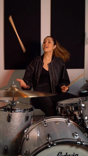 Domino Santantonio Instagram - this song on repeat 🔁🧡 @bensonboone 

#beautifulthings #bensonboone #drumcover #drums #drummer #ludwig #paiste #vicfirth #ultimateears #gewadrums #beyerdynamic #audimute #remo #meinlpercussion #batterie #batteur #baterista