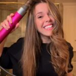 Domino Santantonio Instagram - First time trying the Dyson Airwrap 🌬️💖 What do you think of my first attempt? 😏💬 #dysonairwrap #dysonhair #firsttry