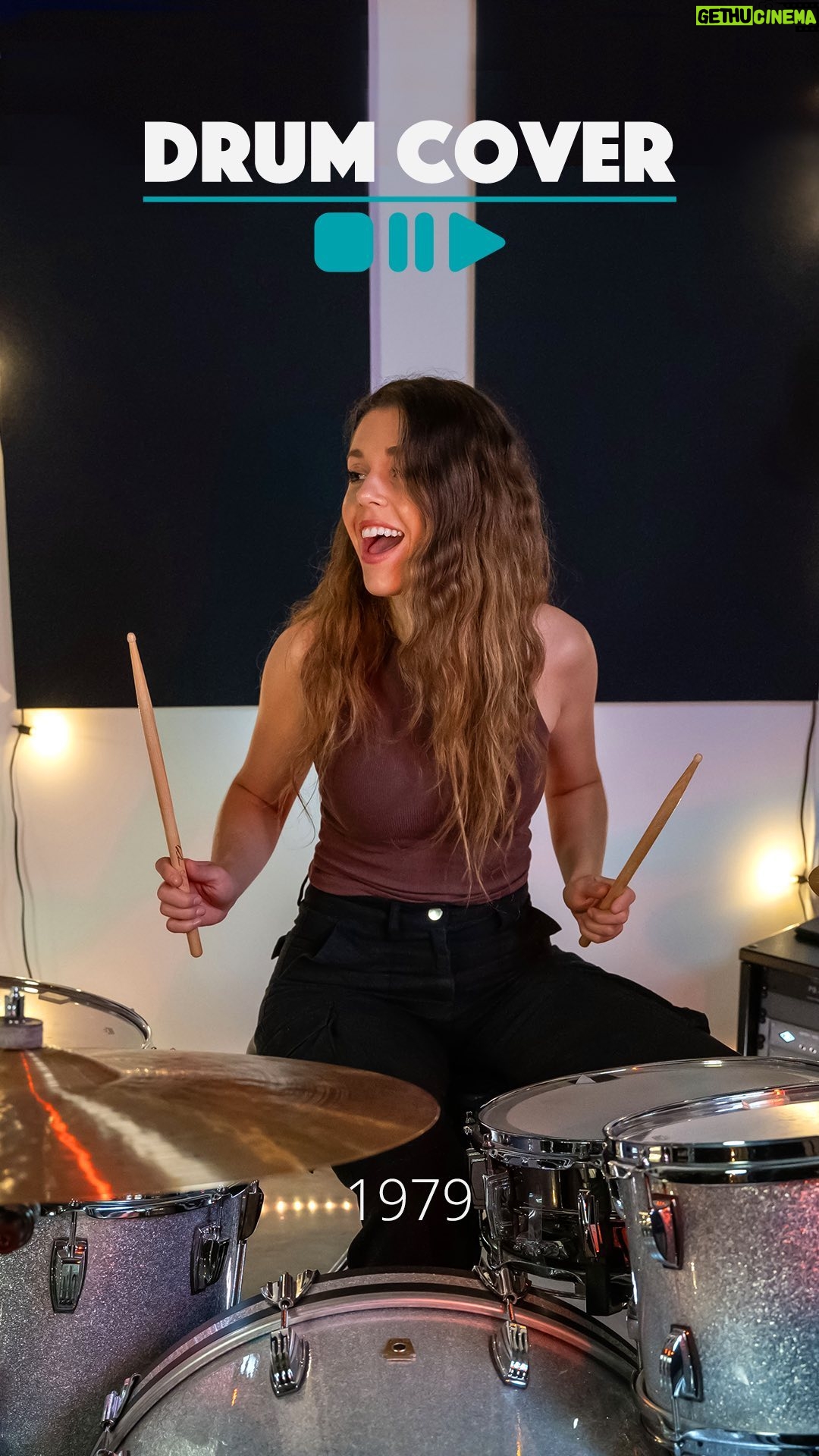 Domino Santantonio - 22.6K Likes - Who was born in 1979? If you were, this drum cover is for you! We just love good 90s alternative music. How do you like Domino’s version of The Smashing Pumpkins’ 1979? Comment!
#1979song #smashingpumpkins #thesmashingpumpkins #1979 #1979drums #drums #drumming #drummer #dominodrummer #dominosantantonio #thomannsdrumbash #thomann #speakmusic