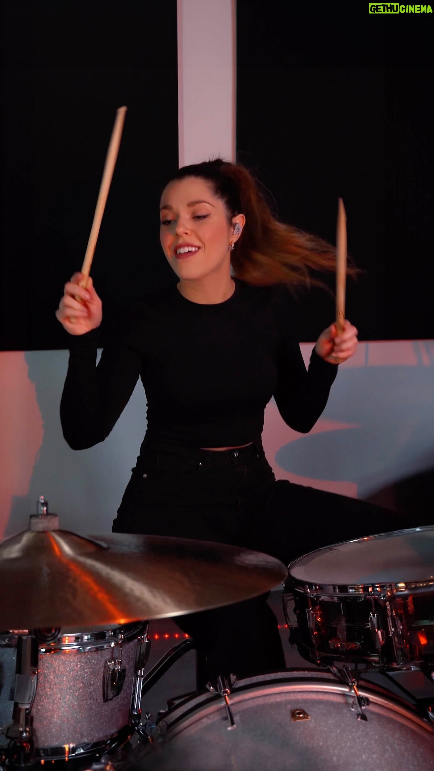 Domino Santantonio - 16.4K Likes - Just pretend 🖤❤️🔥 @badomensofficial
#drumcover #justpretend #badomens #rock #alt #metal #drums #drummer #ludwig #paiste #audimute #vicfirth #remo #beyerdynamic #uepro #ultimateears #meinlpercussion #batteur #batterie