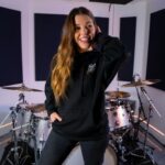 Domino Santantonio Instagram - GIVEAWAY ALERT 🎁✨ Some sizes of 30-Day Drummer merch are already sold out!!! 😳 And I want to give you a chance to win your favourite piece before it’s too late 😏⏰ Comment on this post with your favourite item and size (ex: Black T Shirt / Small) and have a chance of winning your favorite item!!! 😍 You have until Friday to leave a comment! Good luck!!! 😉🤍🤞🏼