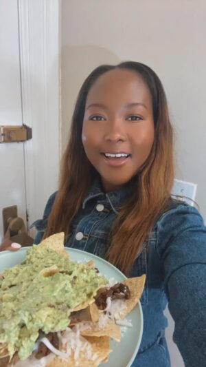 Donshea Hopkins Instagram - vegan nachos 🌮

2 avocados
1 lime
1 Serrano pepper 
Half a red onion 
Salt & pepper 
(mix)

Top with vegan steak and vegan cheese ✨🍽️✨