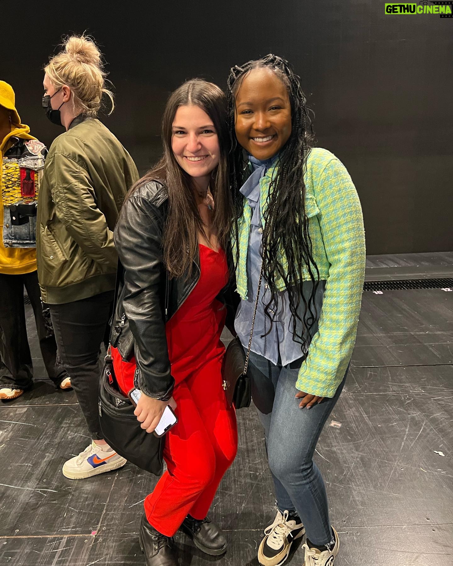 Donshea Hopkins Instagram - such a beautiful night thank you to @yesbroadway and @mjthemusical for having me! The show and the cast ARE PHENOMENALLLLLL!!! The cast is…MESMERIZING, OTHER WORLDY EXTREMELY TALENTED 👏🏽👏🏽👏🏽 one of the best shows on Broadway right now 🖤 *side note* that thriller scene 🔥 @myles.frost ain’t human #MJTheMusical #YesBroadway
