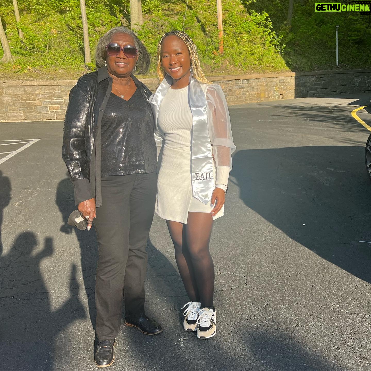 Donshea Hopkins Instagram - If you looked up the definition of mother in the dictionary you would find these women. Happy Mother’s Day to the best to ever do it 💘 Dear mommy, I don’t think there are enough words in any dictionary to express my gratitude and admiration for all that you do, not just for me but for everyone in your life. So for now, I’ll just say thank you, I love you 💗 Happy Mother’s Day to all the mothers, aunties, god moms, and mother figures out there 🫶🏽 we love you! (To all my tv moms and extra mother figures I’ve acquired over the years, I celebrate you today too!)
