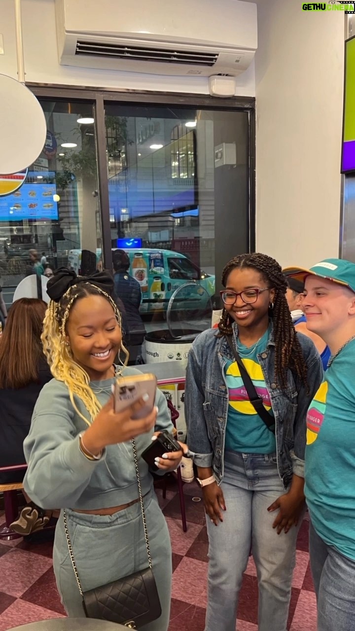 Donshea Hopkins Instagram - new PLNT Burger store in Midtown 🖤🍔 go check it out!!! @PLNTBurger