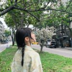 Dora Hsieh Instagram - 因為工作的關係又把髮色染回了接近原生髮的黑 但 @made_toyota_puis 依然幫我加了一點冷調，是時髦的黑 難怪最近都被說有點像女巫，我要學會魔法了嗎🪄 全身： @no.11official