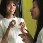Dora Hsieh Instagram - 本週#朵起來講 已上線 千呼萬喚陳小妤登場惹 這次的錄製當下還開了直播，你們喜歡嗎 有跟到的朋友們算你們幸運（？）啦🤣🤣 直播版跟收錄版各有各的小驚喜小秘密 這集回答了新朋友舊朋友們一直以來對我跟小妤的疑問 以及讓大家感受一下我跟她平常如何跳躍式聊天 感謝緣份感謝宇宙讓我們成為好朋友偽室友以及彼此的貓保母 願聽完這集的好盆友們都友誼長存🐱 #來勾引我男友吧 #偽室友 #貓保母 #女巫研究會