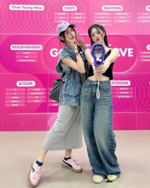 Dora Hsieh Instagram - 來看我們最棒的super lady💟💟
喊到喉嚨超痛，但全場真的超大聲
奶味藍讚爆🥰🥰