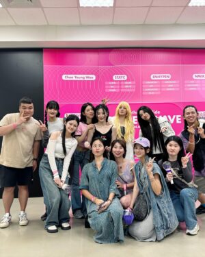 Dora Hsieh Instagram - 來看我們最棒的super lady💟💟
喊到喉嚨超痛，但全場真的超大聲
奶味藍讚爆🥰🥰