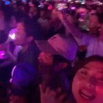 Dora Hsieh Instagram – 本週 #朵起來講 已上線
邀請到Dcard活寶 @lz0713 來當來賓！
想當然就是聊追星欸好好笑
錄音的時候是剛看完拼盤演唱會
兩個人都還在演唱會症候群
聊到收不了直接聊滿兩集
請大家這兩週聽我們發瘋喔🤣🤣真的好荒謬
本週集數關鍵字 #追星是一種善的循環
歡迎留下你們的感想💜