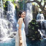 Dora Hsieh Instagram - 在清邁太熱每天都破戒喝飲料 但大家在清邁心情都很好 威風兄弟完全心甘情願（？）的幫我拍照 希望在台灣外景他們可以繼續保持🤣🤣 @no.11official 趕在我出國前送來了衣服，讓我在泰國一直美美噠💜💜全身都是（包含項鍊！）