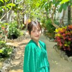Dora Hsieh Instagram – 這幾天濕濕的天氣讓我開始想念小琉球的陽光跟悠閒的氛圍

雖然只要沒在拍我就會恢復成防曬魔人啦⋯

題外話：最近用到好用的命定防曬！！之後再跟你們分享🧡