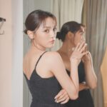 Dora Hsieh Instagram - 昨天跟樂到 #微風之夜 玩耍超開心 好久沒一次見到這麼多人了🤣🤣 很開心這次 @imaginextw 帶我們一起直播 分享了好多 @clubmonaco 的新品（我後來直接帶走前男友婚禮那套了嘿嘿） 大家看的開心嗎～昨天直播印象最深刻最好笑的是哪個部分呢 欸 知道我為什麼問嗎 因為我也多要了三個非賣品托特包在這篇文要給大家抽獎啦😎😎😎😎 一樣！5/17前分享這篇文並留言告訴我直播讓你們印象最深刻的部分 送好送滿是必須的，畢竟昨天很快樂的當了一天你們的漂亮寶貝嘛😌😌😌 Make up: @backstagejimywu Hair: @80sstudio 吳非 @nofly644 攝影： @kay820one 凱華、Neo