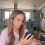 Doretta Papadimitriou Instagram – Εμείς μπήκαμε οικογενειακώς στο πρόγραμμα Nova Family, μειώνοντας κατά πολύ το κόστος της κινητής. Οριακά δεν βάλαμε και την Κατερίνα 😬
#Νοva #NovaMobile #NovaFamilyPlan