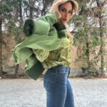Doretta Papadimitriou Instagram - Το look της ημέρας ☺️ Δεν είχα κάποιον να τραβήξει τις φωτός . Φαίνεται;;😬 #doityourself #lookoftheday #styling