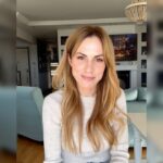 Doretta Papadimitriou Instagram - Αν έχεις περάσει κι εσυ φάσεις στη ζωή σου ,που σε έχουν δυσκολέψει ψυχικά,σε έχουν ζορίσει κ έχουν φέρει αρνητικά συναισθήματα στην καθημερινότητα σου ,ή αν περνάς τώρα μια τέτοια φάση,δες αυτό το βίντεο μέχρι το τέλος 🌸 Η φροντίδα της ψυχής είναι ένας δρόμος στον οποίο κανείς δεν είναι μόνος . Η Hiwell είναι συνοδοιπόρος σε αυτό το θεραπευτικό ταξίδι . Είναι μια πλατφόρμα online ψυχοθεραπείας για όσους επιθυμούν να λάβουν ψυχολογική υποστήριξη . Με τον κωδικό doretta15 θα έχεις και 15% έκπτωση στην πρώτη σου αγορά . Δες αυτό το βίντεο. Είναι μια άνετη,προσβάσιμη και εξατομικευμένη πρόταση,που μπορεί να σε κάνει να νιώσεις καλύτερα🌸 #selfcare #wearenotalone