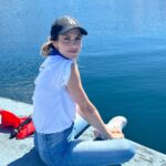 Doretta Papadimitriou Instagram - Κρήτη ,Αίγινα και νιο μορφονιά με μορφονιό σφίγγει η θάλασσα τον ουρανό. Αλλά να πάμε σίγουρα κ μια Κέρκυρα🌊