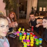 Doretta Papadimitriou Instagram - Βρίσκουμε τη χαρά όπου κι όπως μπορούμε 🌸💚🌟 #life #friends #family