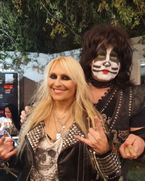 Doro Pesch Instagram - Happy birthday, Eric Singer!
Have a nice one!
🤘💪❤️🙏
#Love, #Doro
-
-
-
-
-
-
#doropesch #conqueress #allweare #warlock #allformetal #triumphandagony #bday #happybday #birthday #happybirthday #drummer #kiss #ericsinger #dorofürimmer #metal #heavymetal #metalqueen #queenofmetal #fürimmer #catman #rocknroll #hairmetal #blondeshavemorefun #vegan #soberlife #nuclearblastrecords @nuclearblastrecords #monstersofrock #monstersofrockradio @kissonline