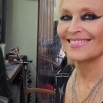 Doro Pesch Instagram - Behind the scenes of one of the photo shoots for the new album "Conqueress - Forever Strong And Proud". Album out now! 🤘💪❤️🙏 Love, Doro - - - - - - #doropesch #conqueress #allweare #warlock #allformetal #triumphandagony #dorofürimmer #metal #heavymetal #rock #metalhead #metalqueen #queenofmetal #fürimmer #doro40 #metalheads #girlswithguns #hairmetal #blondeshavemorefun #vegan #soberlife #nuclearblastrecords @nuclearblastrecords #monstersofrock #monstersofrockradio #girlsandguns #tbt #throwbackthursday