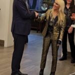 Doro Pesch Instagram – Here I’m signing the #GoldenBook of my former hometown #Düsseldorf. It was an honor! I even brought some heavy metal thunder to celebrate properly ⛈️😉
Thanks so much to all the friends showing up, @sammyamara79 of @broilers & #VomRitchie of @dietotenhosen_official & @diekruppsband & the girls of @tusa_06_damen & many more!
Thanks to the city of @duesseldorf & mayor @stephankeller2020 & the whole team!
Thanks so much to @zibby_krebs for joining me for ‘All We Are’!
Golden suit for Golden Book by @stephan.goerner.frankfurt Thank you!
Yummy vegan catering by @resi_lecker 
🤘💪❤️🙏
#Love, #Doro
–
–
–
–
–
–
#doropesch #conqueress #allweare #warlock #allformetal #triumphandagony #broilers #dietotenhosen #dorofürimmer #metal #heavymetal #rock #metalhead #metalqueen #queenofmetal #fürimmer #oi #rocknroll #diekrupps #blondeshavemorefun #vegan #soberlife #nuclearblastrecords @nuclearblastrecords #monstersofrock #monstersofrockradio