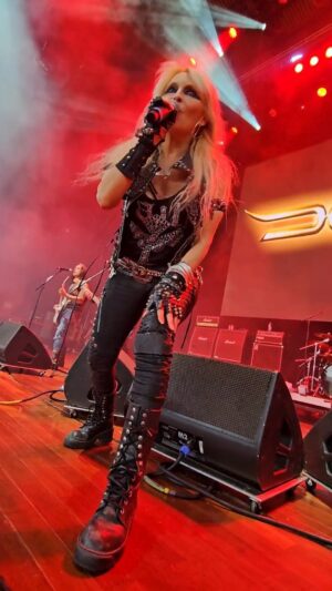 Doro Pesch Instagram - Thank you, @M3RockFestival, that was awesome! You rocked!
🇺🇸🇺🇸🇺🇸🇺🇸🇺🇸🇺🇸🇺🇸
We'll be back in the US for @metalmilwaukee on May 17th!
🤘💪❤️🙏
#Love, #Doro

@billhudsongtr
@nickdouglasmusic
@chriscafferyofficial
@dannypiselli
@m3rockfestival

#doropesch #conqueress #allweare #warlock #allformetal #triumphandagony #dorofürimmer #metal #heavymetal #rock #metalhead #metalqueen #queenofmetal #fürimmer #metalheads #rocknroll #hairmetal #sullivanbigg #vegan #soberlife #nuclearblastrecords @nuclearblastrecords #monstersofrock #m3festival #m3rockfestival #usa #monstersofrockradio