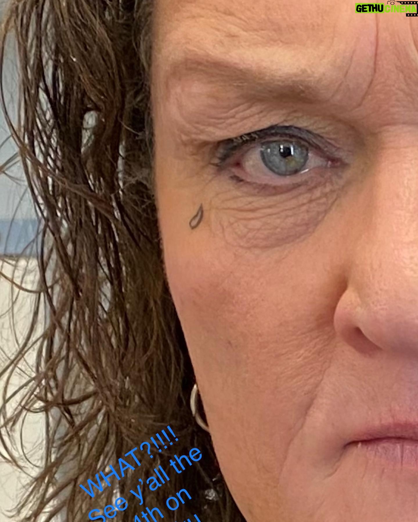 Dot-Marie Jones Instagram - CAN NOT WAIT FOR THIS!!! SO MUCH FUN!!! NOV 4TH @therokuchannel CHECK IT OUT❤️🙌🏻🥰🤟🏼#FUNCAMEO