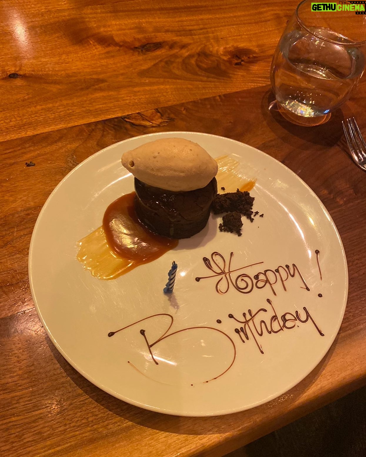 Dot-Marie Jones Instagram - WHAT AN AMAZING DINNER!!! MY GIRLS 50TH BIRTHDAY AT SCARPETTA AT THE @cosmopolitan_lv AT THE CHEFβS TABLE !!! THE BEST DINNER EVER!!! ABSOLUTELY PERFECTION ππ€π»π₯Ήβ€οΈππ»π₯°ππ»π @bridgettcjones I LOVE YOU
