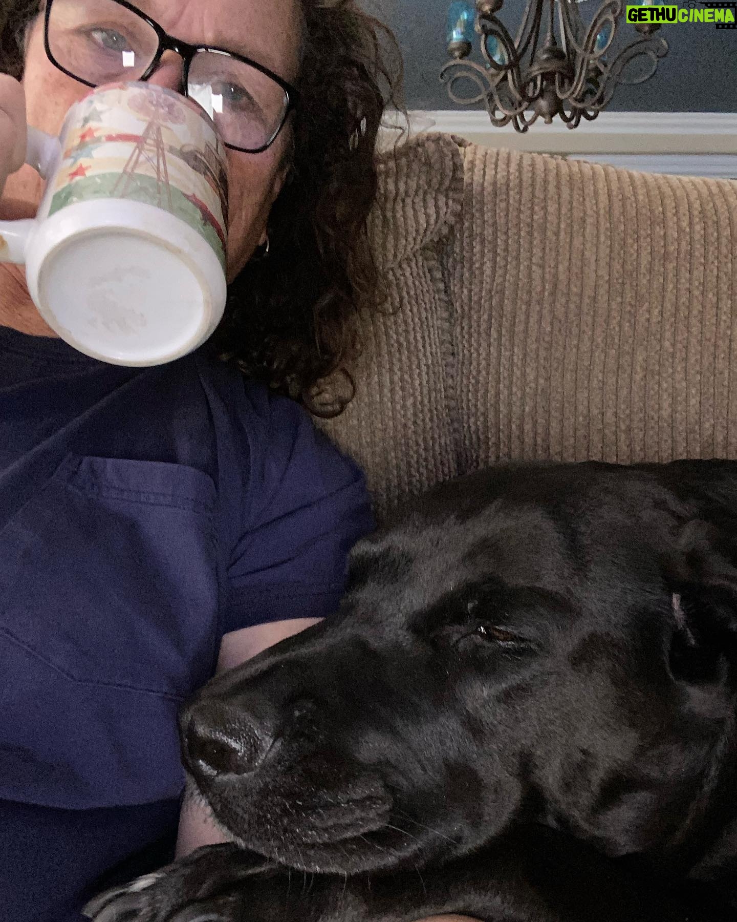 Dot-Marie Jones Instagram - HAVING COFFEE COFFEE WITH FANCY SHES AMAZING! 100% LOVE HAVE A GOOD WEEKEND AND BE NICE, IT’S EASY!! LOVE YALL❤️☕️🐶 #canecorsolab #adoptdontshop HAD THIS AMAZING PUP IN OUR FAMILY ALMOST 4YEARS. @bridgettcjones ❤️❤️❤️