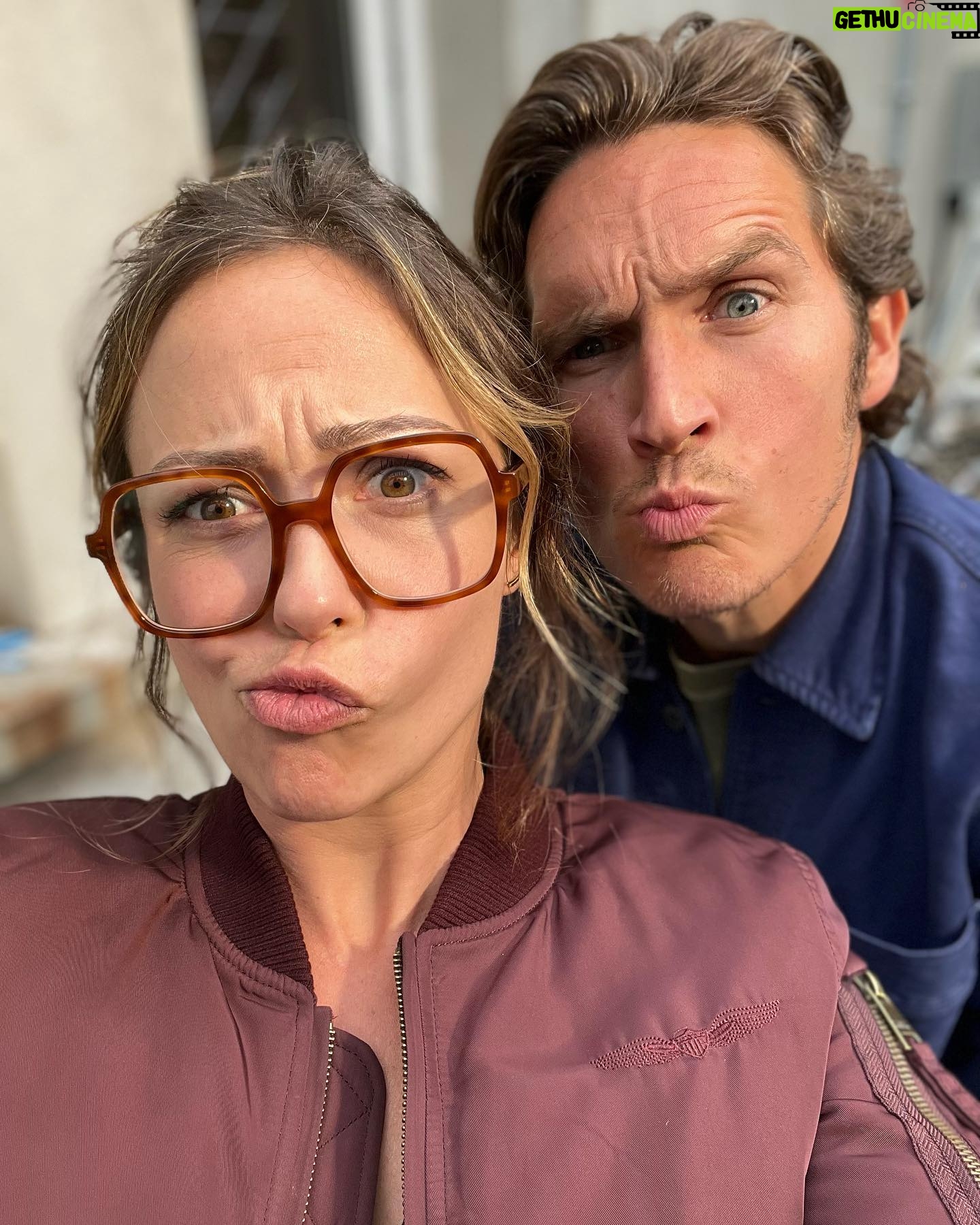 Dounia Coesens Instagram - Je vous présente « Tom et Lola » Fin d’une 2ème cession de tournage, encore 4 épisodes tournés 🎬 2 amis d’enfance en coloc, tous 2 flics qui tentent de gérer leur boulot et leur famille. Hâte que vous découvriez ces personnages un peu fou, en fin d’année sur @france2 ! Merci à mon partenaire @pierreyves_bon ❤️ aux producteurs @sebastien.pavard @cyril.hgl ainsi qu’aux réalisateurs @jason_roffe @kopeckystephane @octaveraspail @thierry1169 Avec @gregoirepaturel @elodievarletofficiel @yassine.hitch @evelyneelgarbyk @mariehelene.lentini @leeloo_eyme @evalipmann @gabinvisona @jeremiepoppe @blandinepapillon